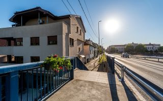 Apartament tip casă | 3 camere & curte | zona Colegiului Moise Nicoară - Poză 1