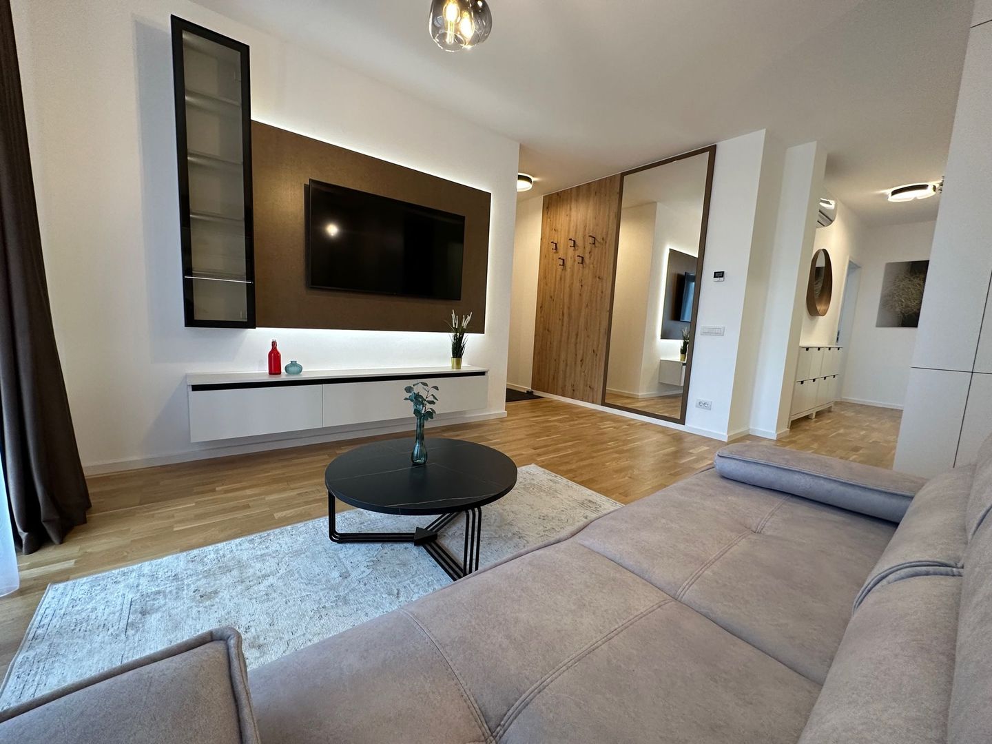 Apartament la ISHO cu loc de parcare și boxa - Poză 1