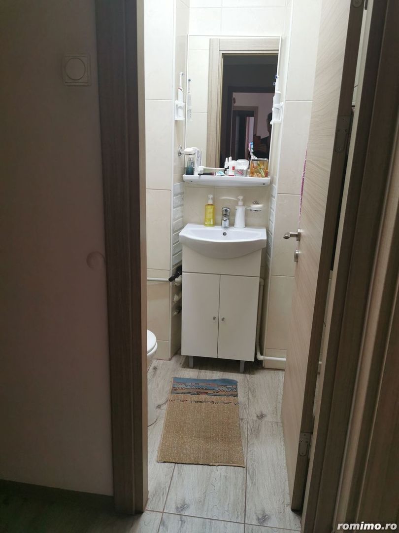 Proprietar , vand apartament , 4 camere cu centrala termica , boxa si loc parcare adp - Poză 4