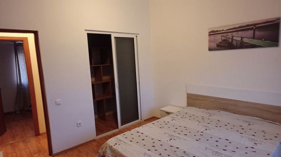 Vand apartament cu 3 camere in poarta 6 direct proprietar - Poză 3