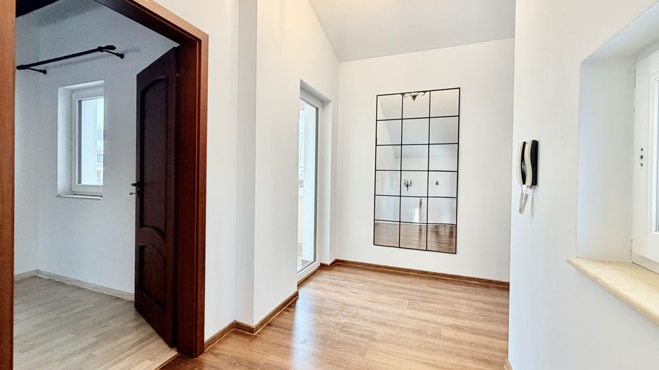 Casă de închiriat la liziera pădurii - Dumbrăvița - Poză 12