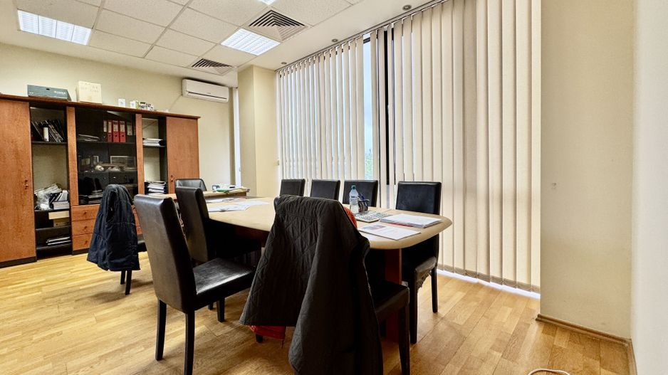 Spațiu pentru birouri langa Funshop Buziașului - Poză 20