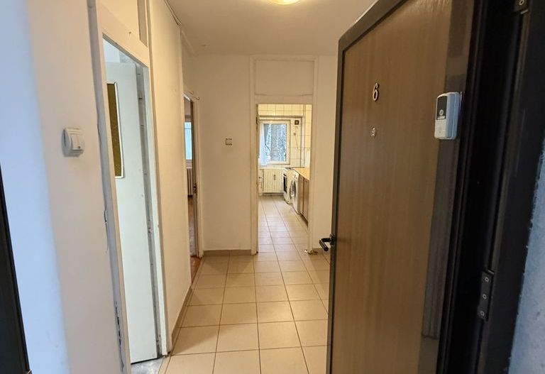 Vnazare garsoniera spatioasa 40mp, bloc 1988, Titan- Costin Georgian - Poză 7