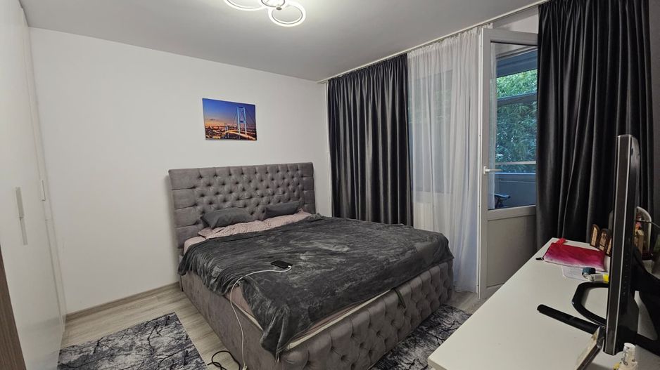 De vanzare apartament 3 camere Piata Resita, Berceni, sector 4 - Poză 1