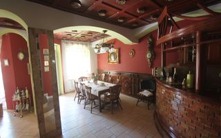 Casă / Vilă cu 8 camere de vânzare în zona Semicentral - Poză 36