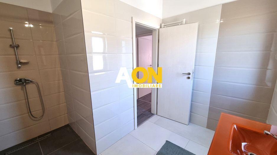 Apartament cu 3 Camere, Etaj Intermediar, Bloc Nou, Centru - Poză 9