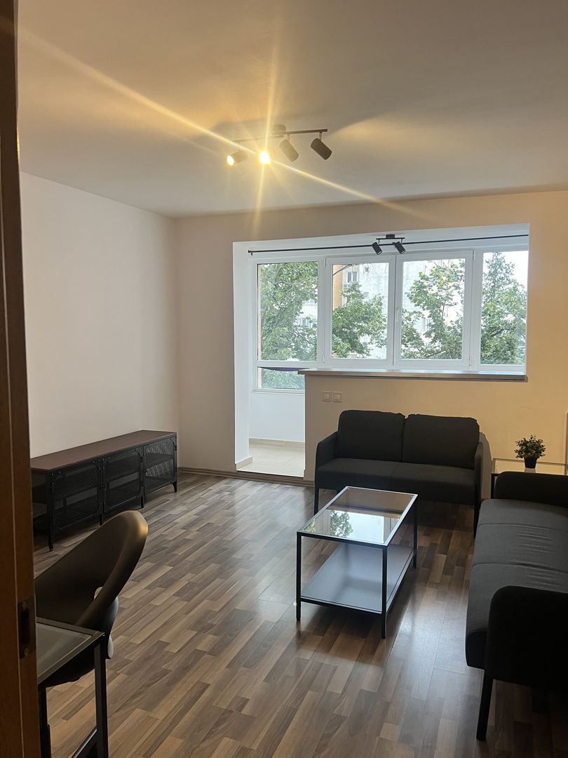🏡 De închiriat 2 camere  | AC | balcon | Drumul Taberei | Pet Friendly - Poză 1