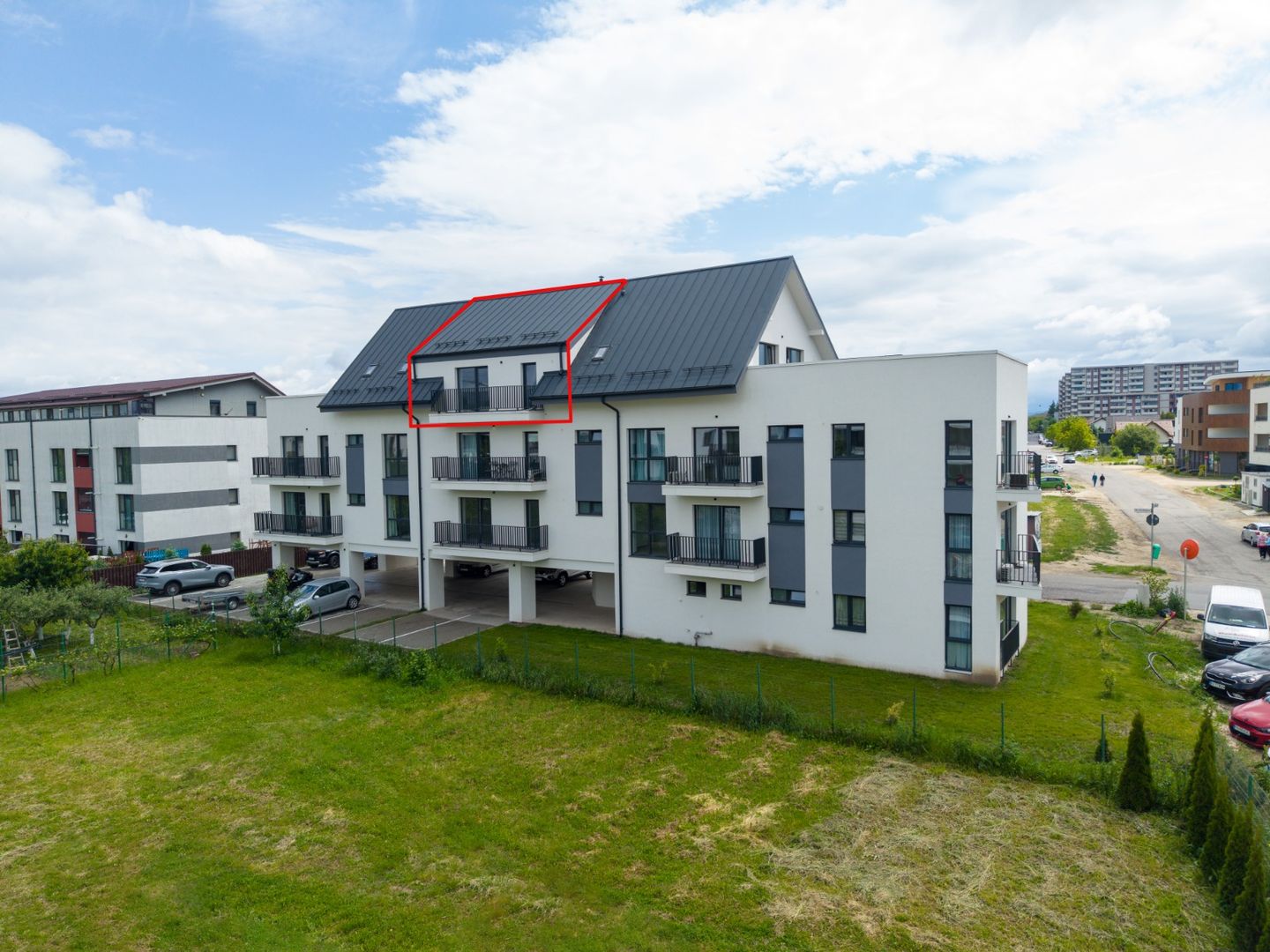 Apartament nou - loc parcare acoperit  inclus - Poză 1