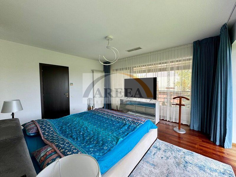 Vila lux de vanzare in cel mai dorit complex din Erou Iancu Nicolae-locatie rara - Poză 14