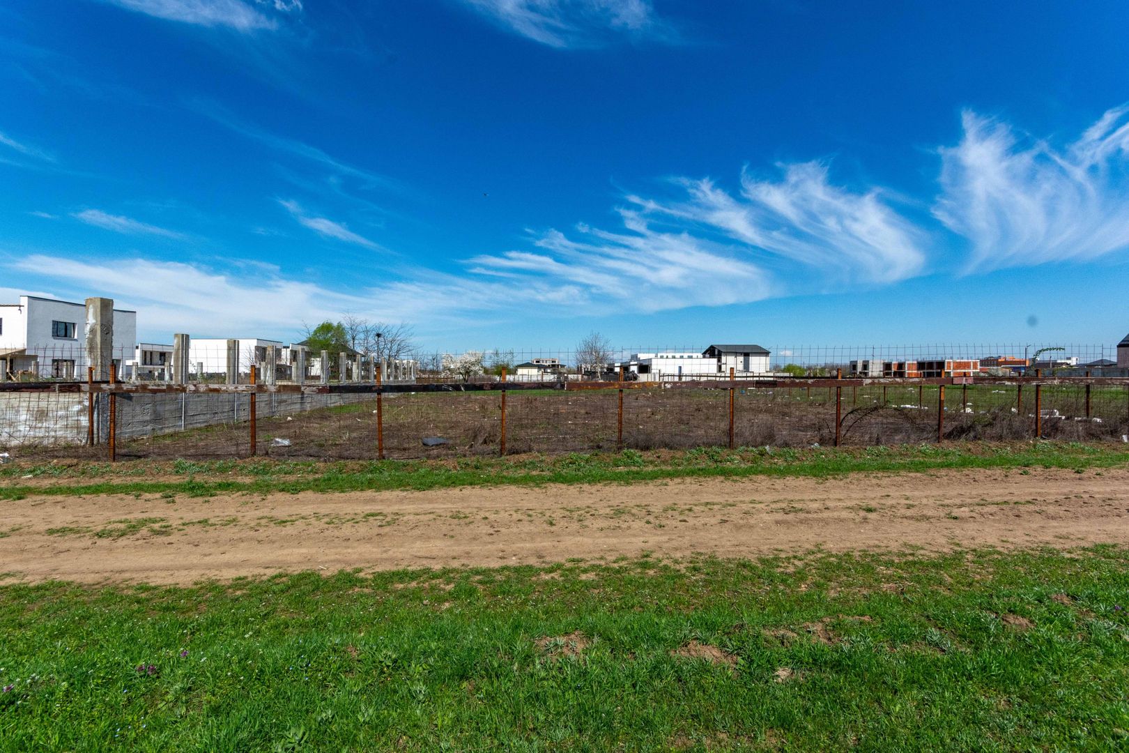 Tunari zona Castanului | teren 750 mp | deschidere 25 ml ideal duplex - Poză 1