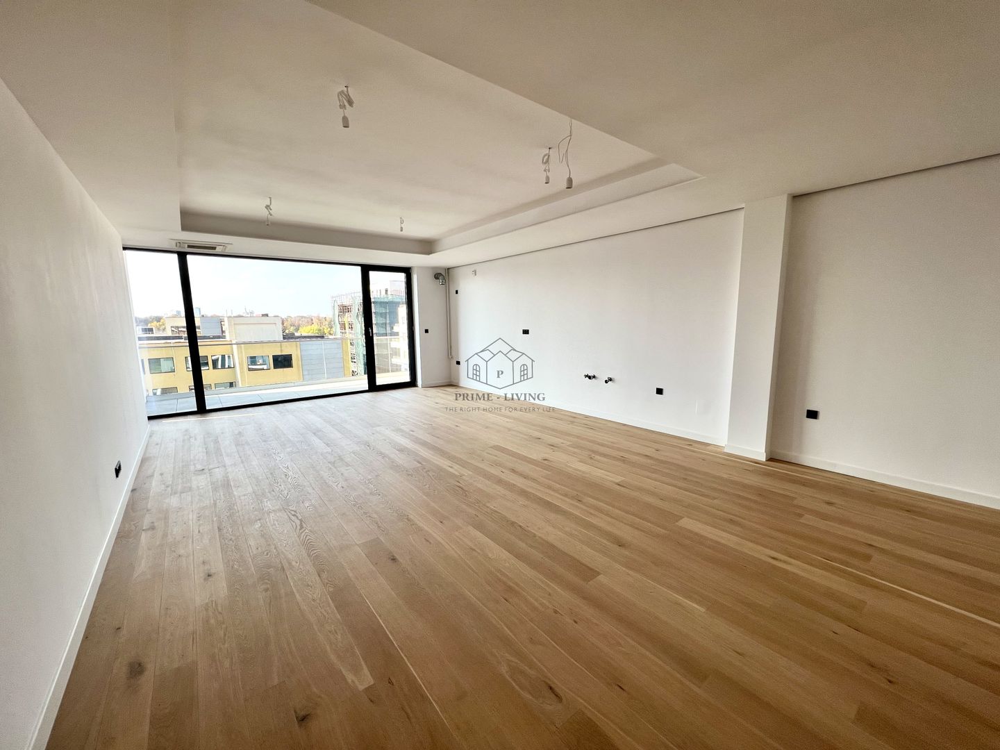 APARTAMENT DEOSEBIT CU 3 CAMERE LA VANZARE CU VEDERE LA LAC - Poză 2