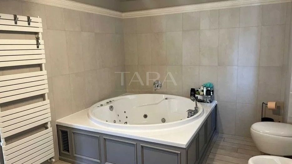 Apartament exclusivist cu 4 camere și 2 locuri de parcare subterană - Poză 6