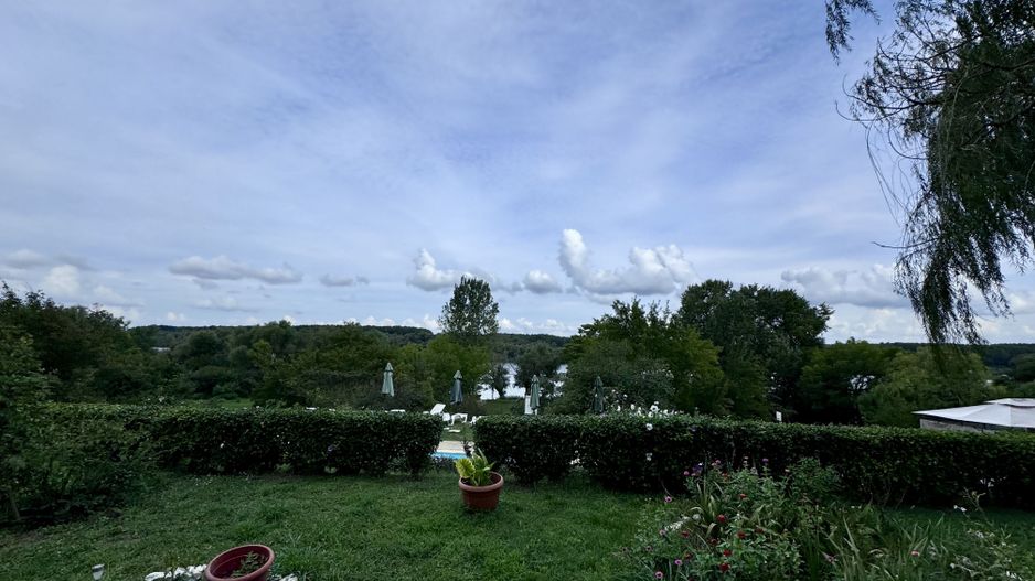 Hotel 25 camere 100 m deschidere DELTA DUNARII teren 12000 mp acces auto - Poză 3