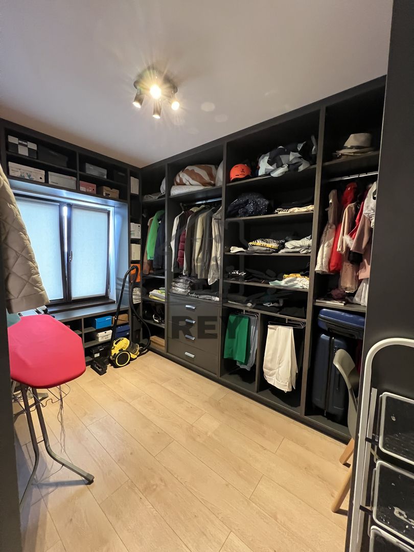 Casă de tip triplex la vânzare 6 camere /Șelimbăr /Secția 1 de Poliție - Poză 21