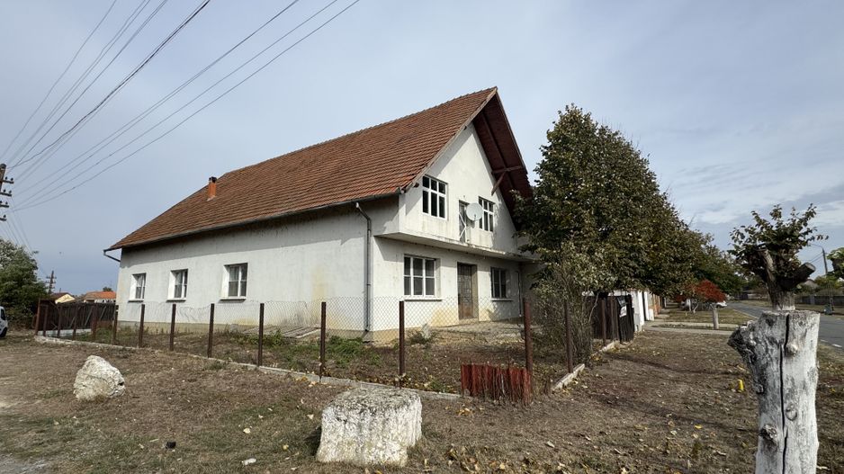 Individuiala Biled P+M,9 Camere,Teren Generos,Toate Utilitatile,2 F.S - Poză 2