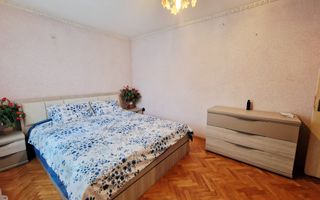 Apartament cu 3 camere decomandate in Cetate - Poză 4