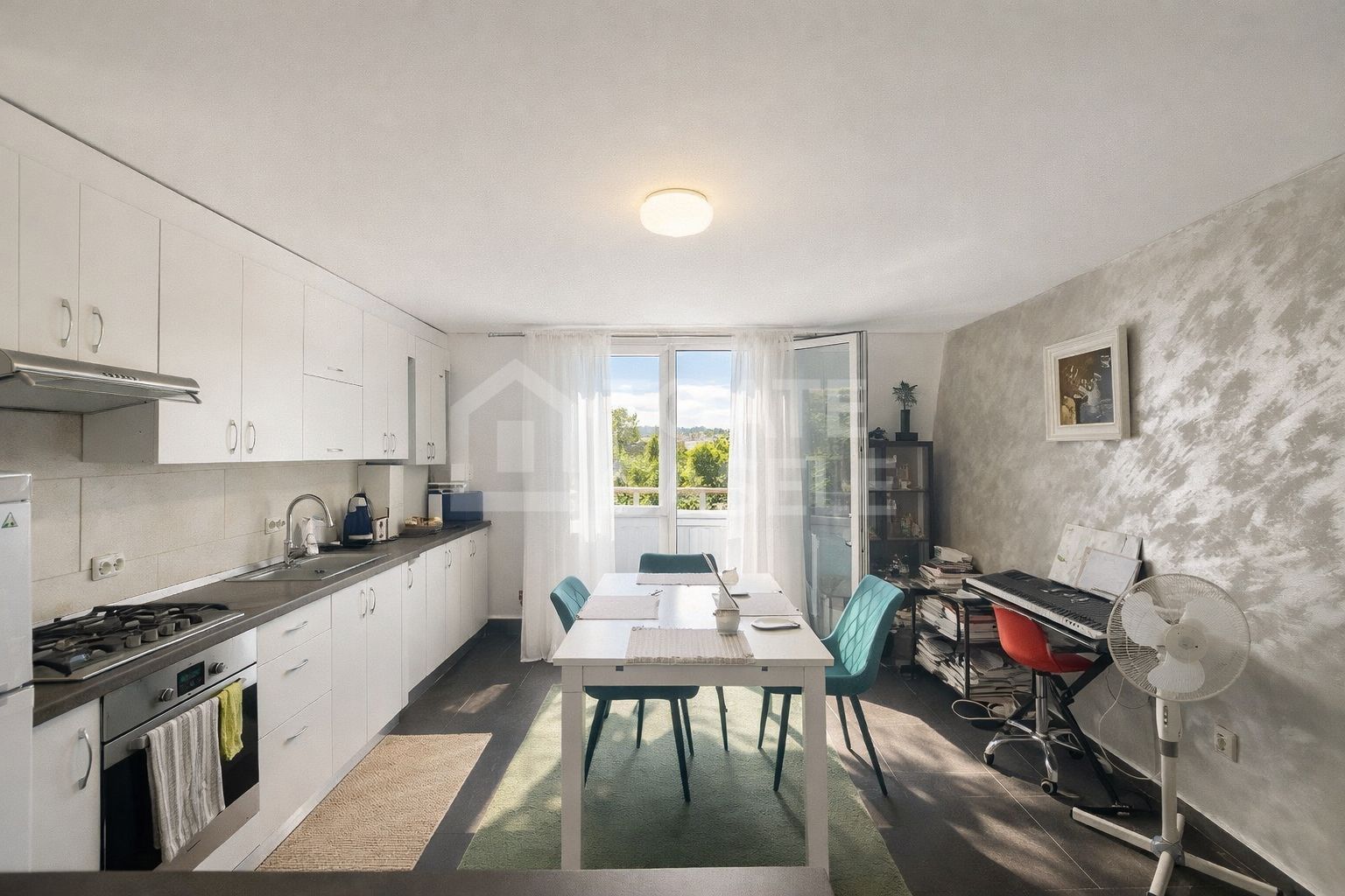 Apartament cu 3 camere, zona Interservisan - Poză 1