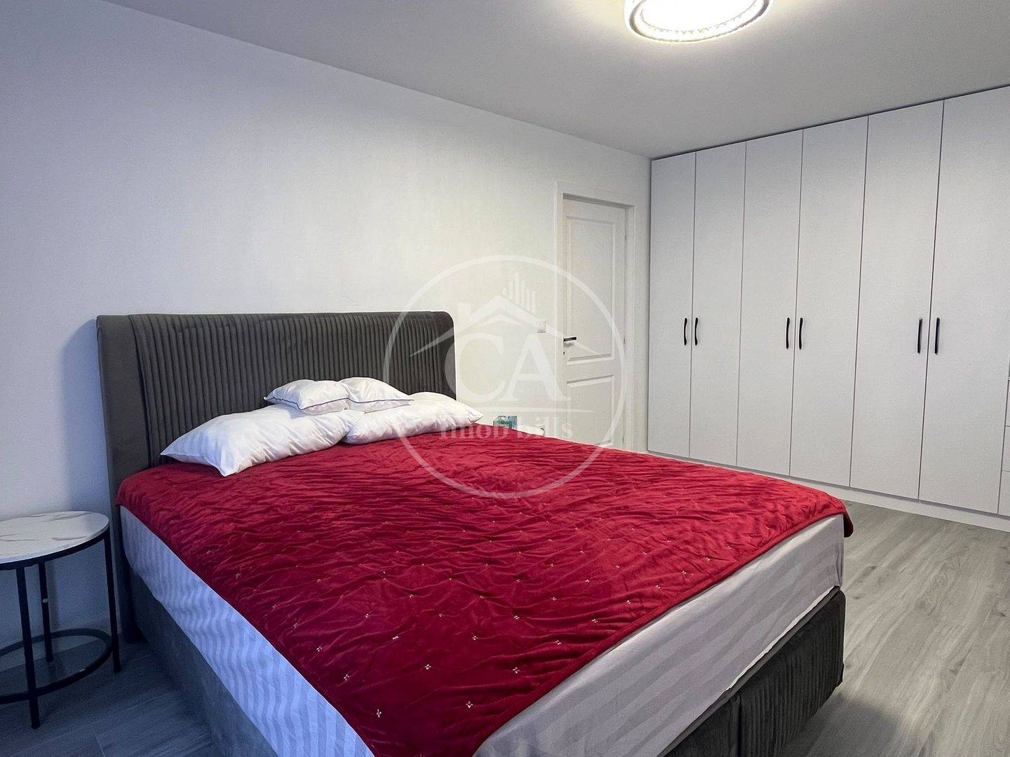Casă de închiriat tip duplex cu 6 camere în zona Gheorghe Doja,Oradea. - Poză 4