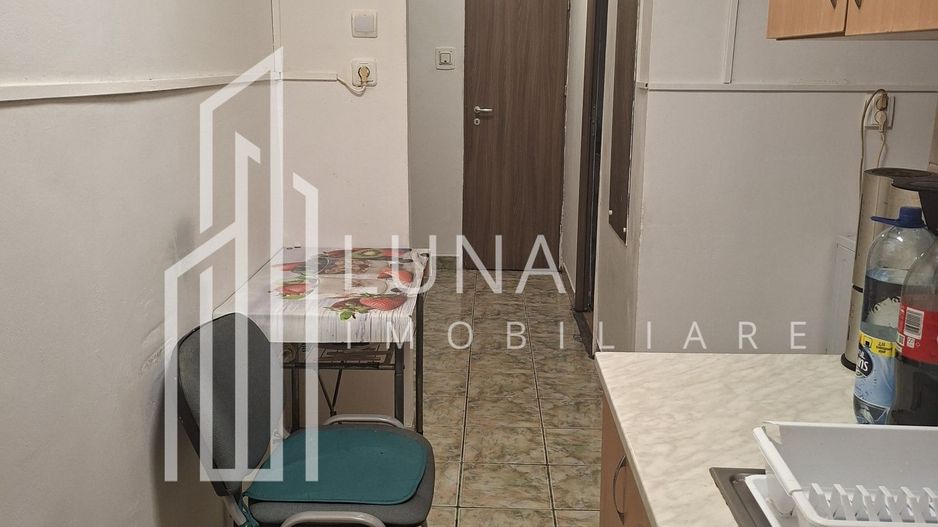 Vând apartament 3 camere - Poză 5