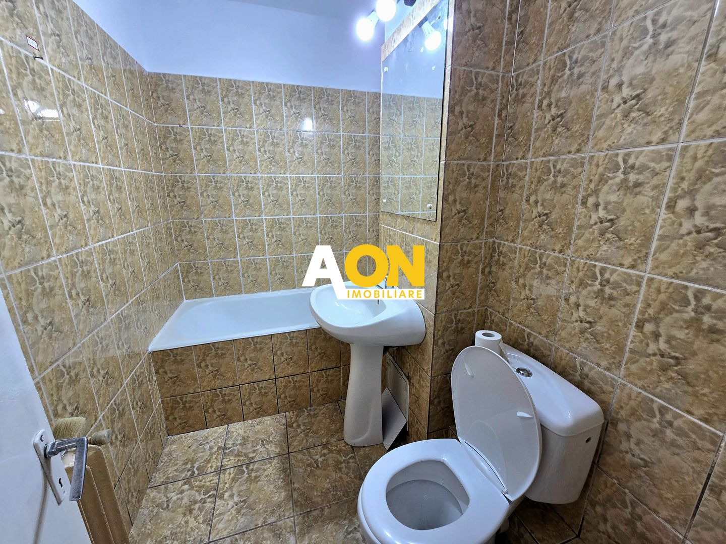 Garsonieră de închiriat, Etaj 1, Zona Spitalului Județean - Cetate - Poză 4