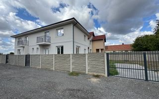1\2 Duplex Utvin P+E,4Camere,2 Bai,Toate Utilitatile - Poză 3