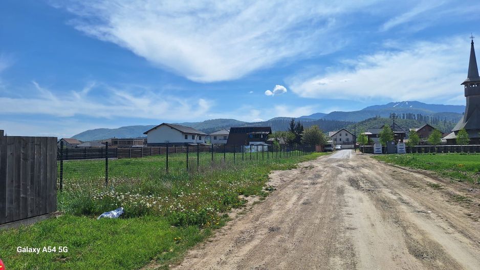 Cristian, teren 1840mp, intre case noi, utilitati, priveliste, 110 euro/mp - Poză 3