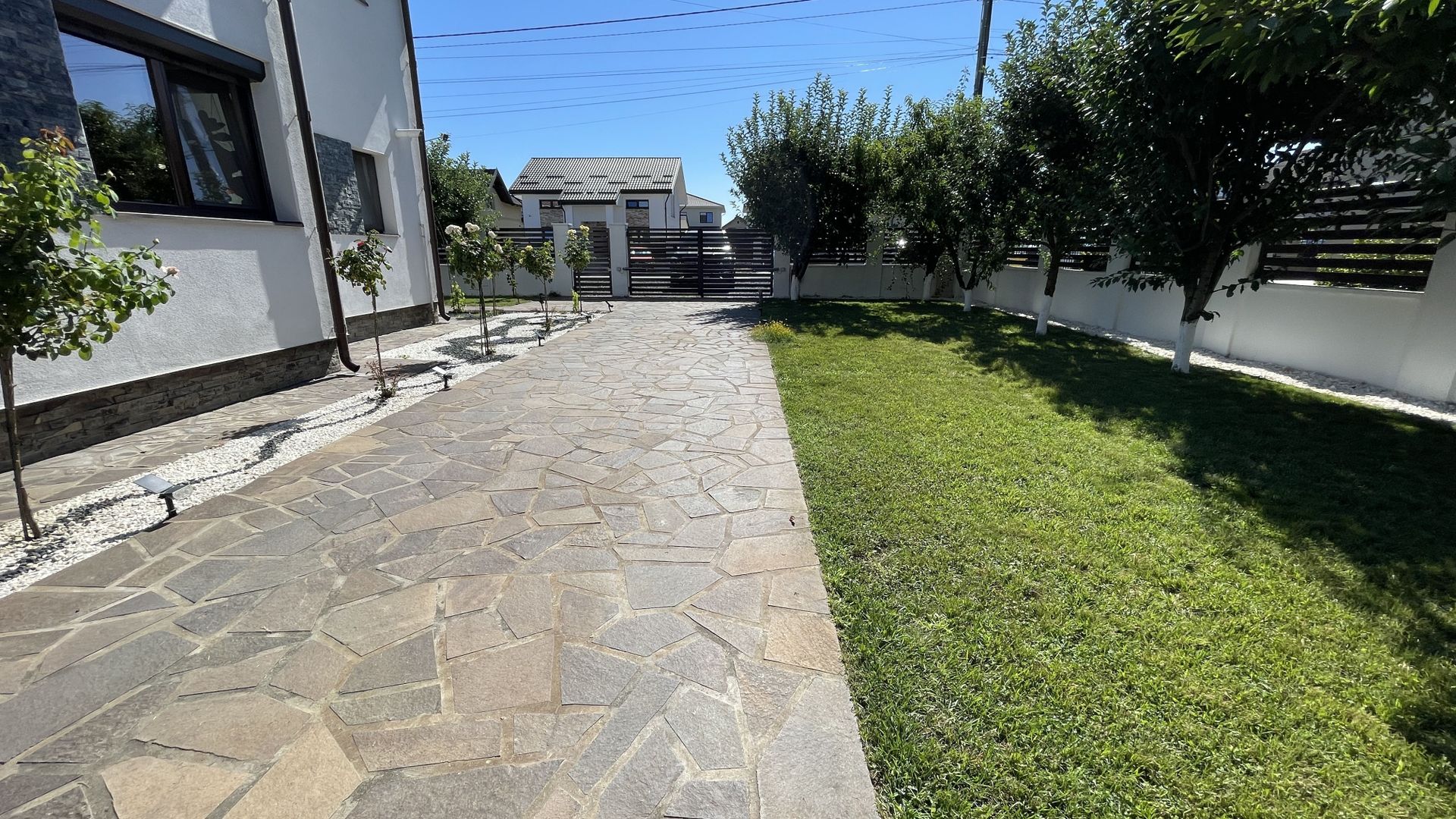 Locuinta eleganta cu finisaje premium - Poză 28