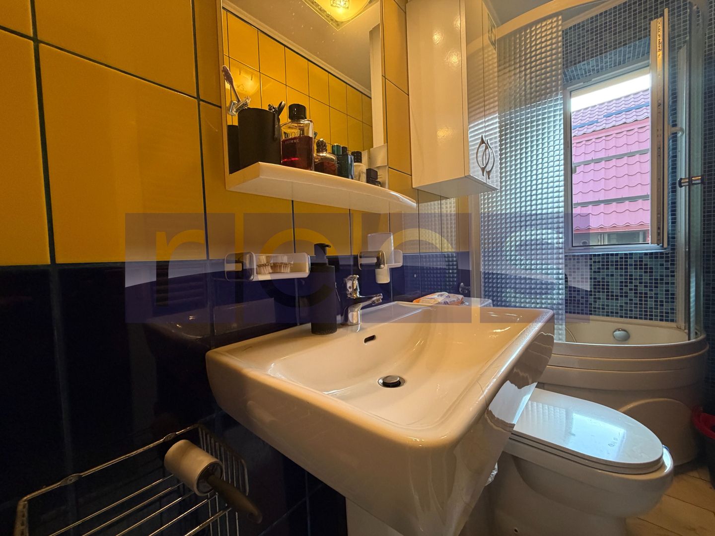 VANARE CASA | 150 MP LOCUIBILI | TEREN 400 MP | PANOURI FOTOVOLTAICE 8 KW | - Poză 7