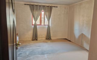 De vânzare casă cu 3 camere, 1000 mp teren, Cauaceu - Poză 3