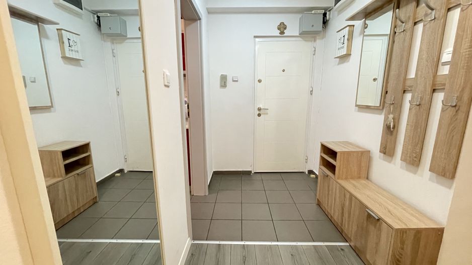 Apartament amenajat frumos,mobilat si utilat - Poză 4