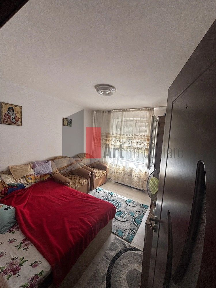 Vând apartament cu 3 camere și 2 băi în zona Militari - Poză 5
