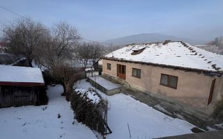 Casă de vânzare în Târgu Ocna - Poză 1