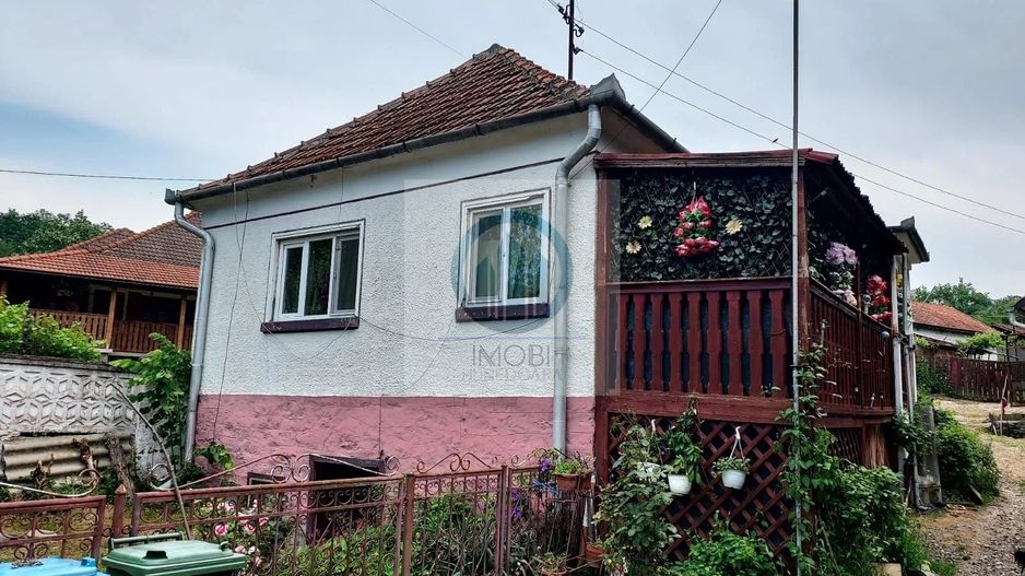 Casa renovata cu teren 7000mp la 19 km de Deva – Sat Nojag, Hunedoara - Poză 1