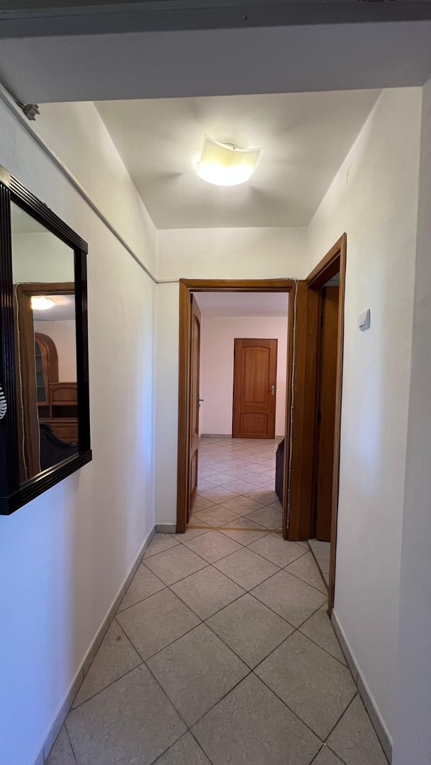 3 camere cu vedere la Parc Humulesti - Poză 7