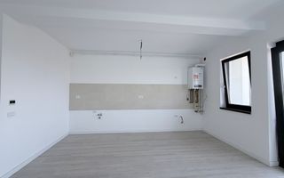 APARTAMENT CU TERASA - Poză 2