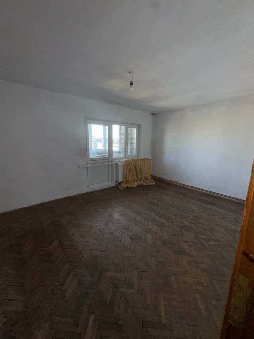 apartament 2 camere,zona Independentei ,et 2, gaz - Poză 1