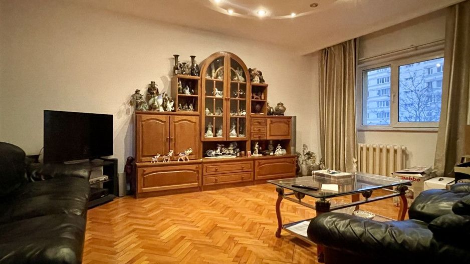 Apartament 3 camere, 2 bai, decomandat, Metrou Obor - Poză 1
