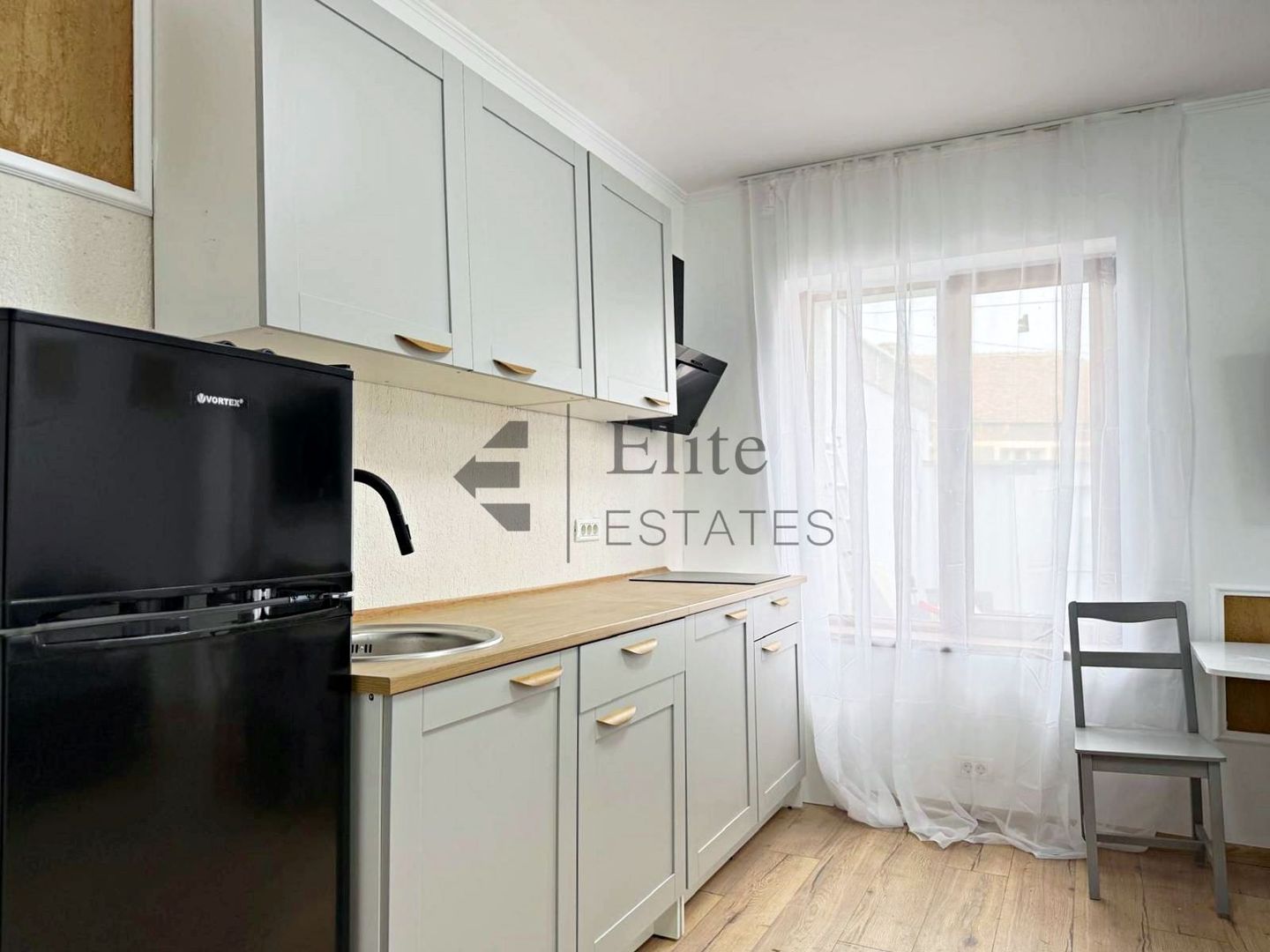 Casa cu 3 camere de vanzare in Cantemir - Poză 7