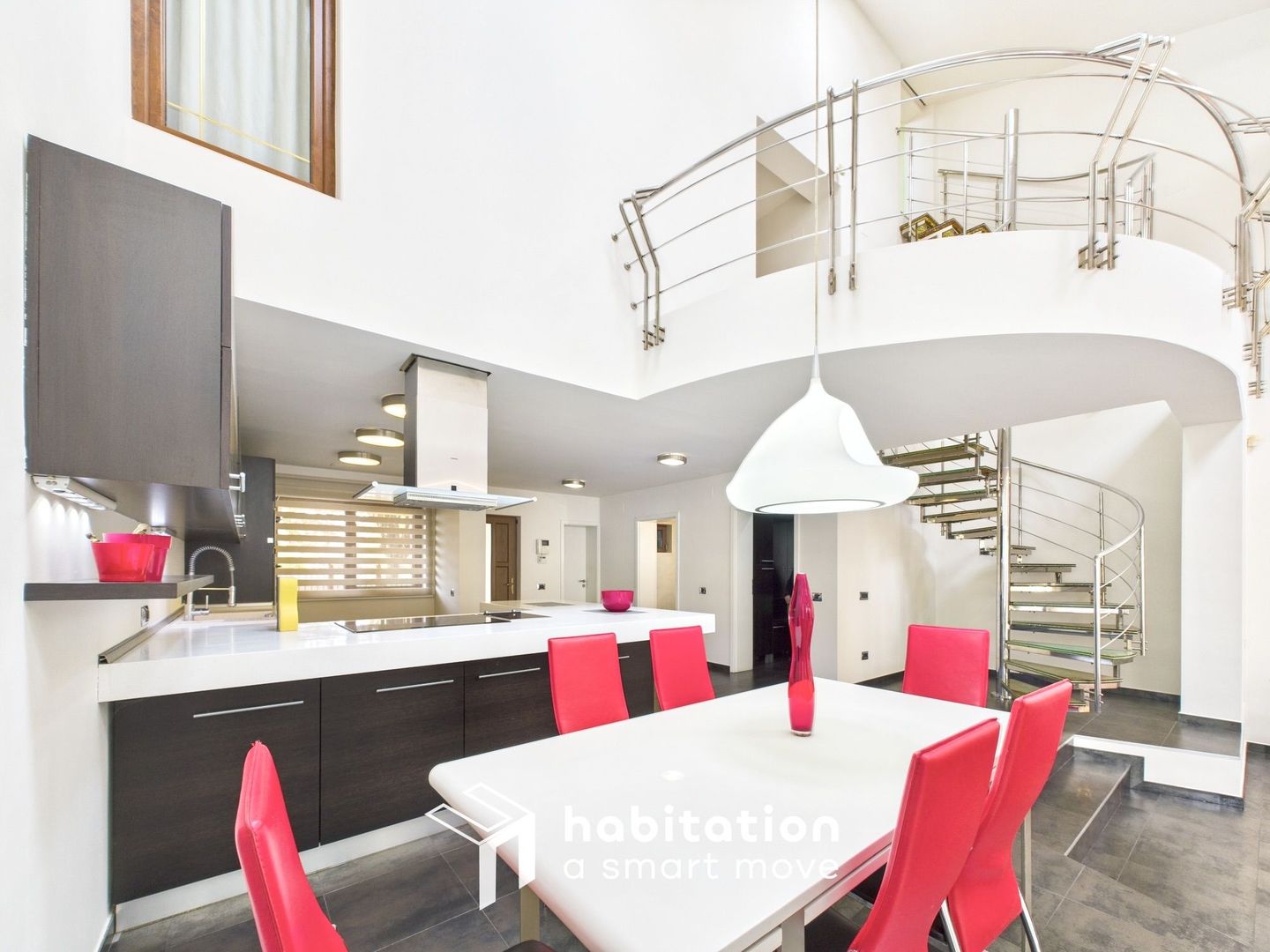 Descoperă eleganța unei case moderne– vizitează prin tur virtual - Poză 10