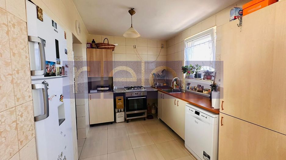 2 CASE DE VANZARE | CREVEDIA | 8 CAMERE - Poză 4
