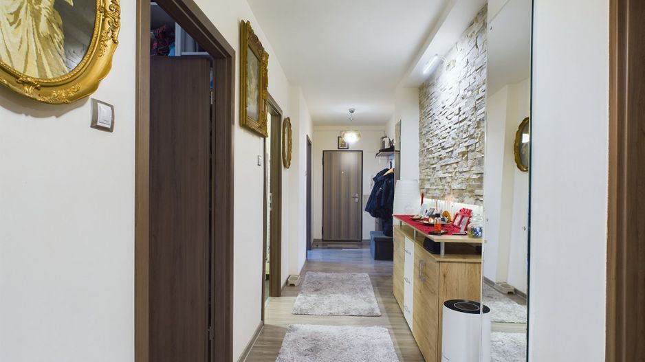 Apartament cu 5 camere in zona UMT 105mp - Poză 21