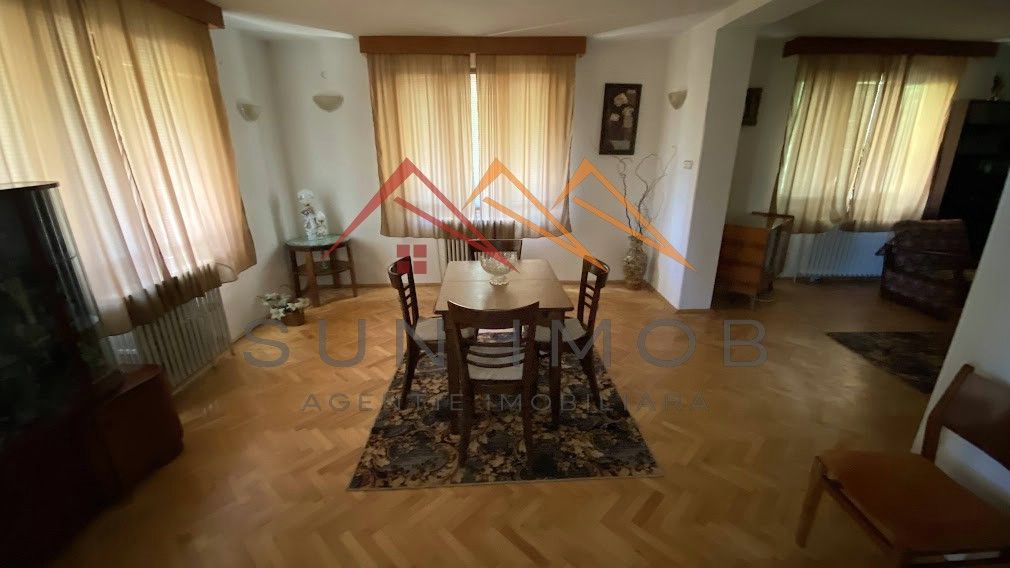 Vila de vanzare, teren 3100 mp, 7 camere, 6 grupuri sanitare, 3 CT, an 1997 - Poză 11