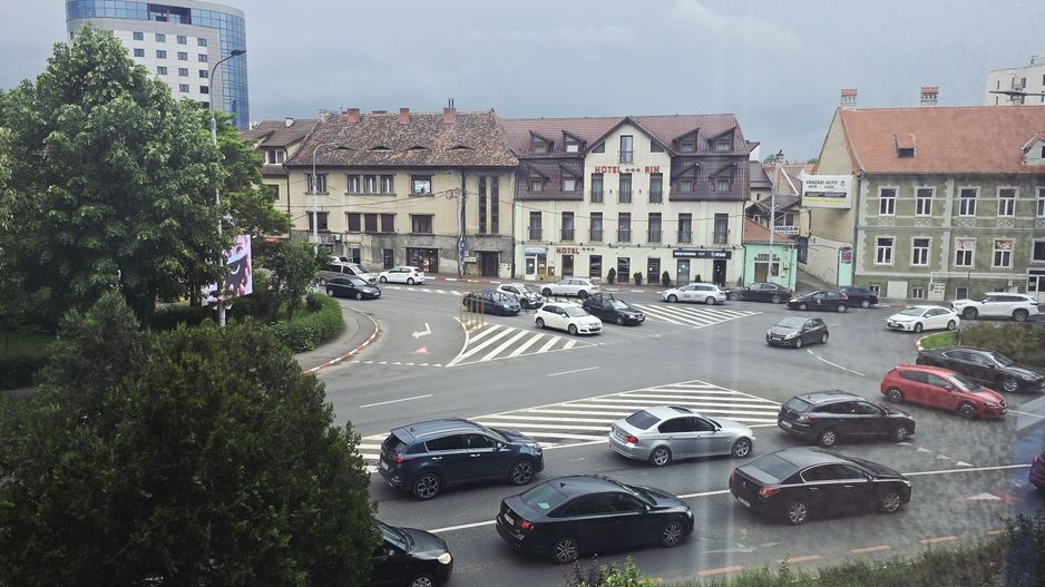 Apartament 3 camere de închiriat – zonă centrală - Poză 8