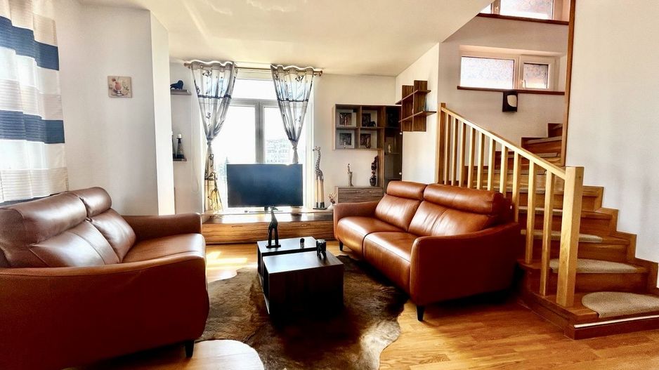 Apartament 3 camere, elegant, pe 2 niveluri,  cu garaj,  zona Aradului - Poză 3