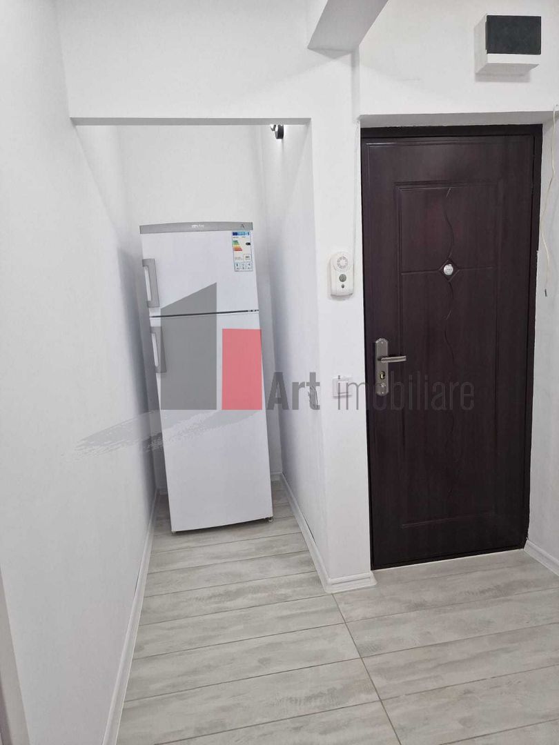 Inchiriez apartament  2 cam,metrou Eroii Revolutiei,complet renovat si utilat mo - Poză 6