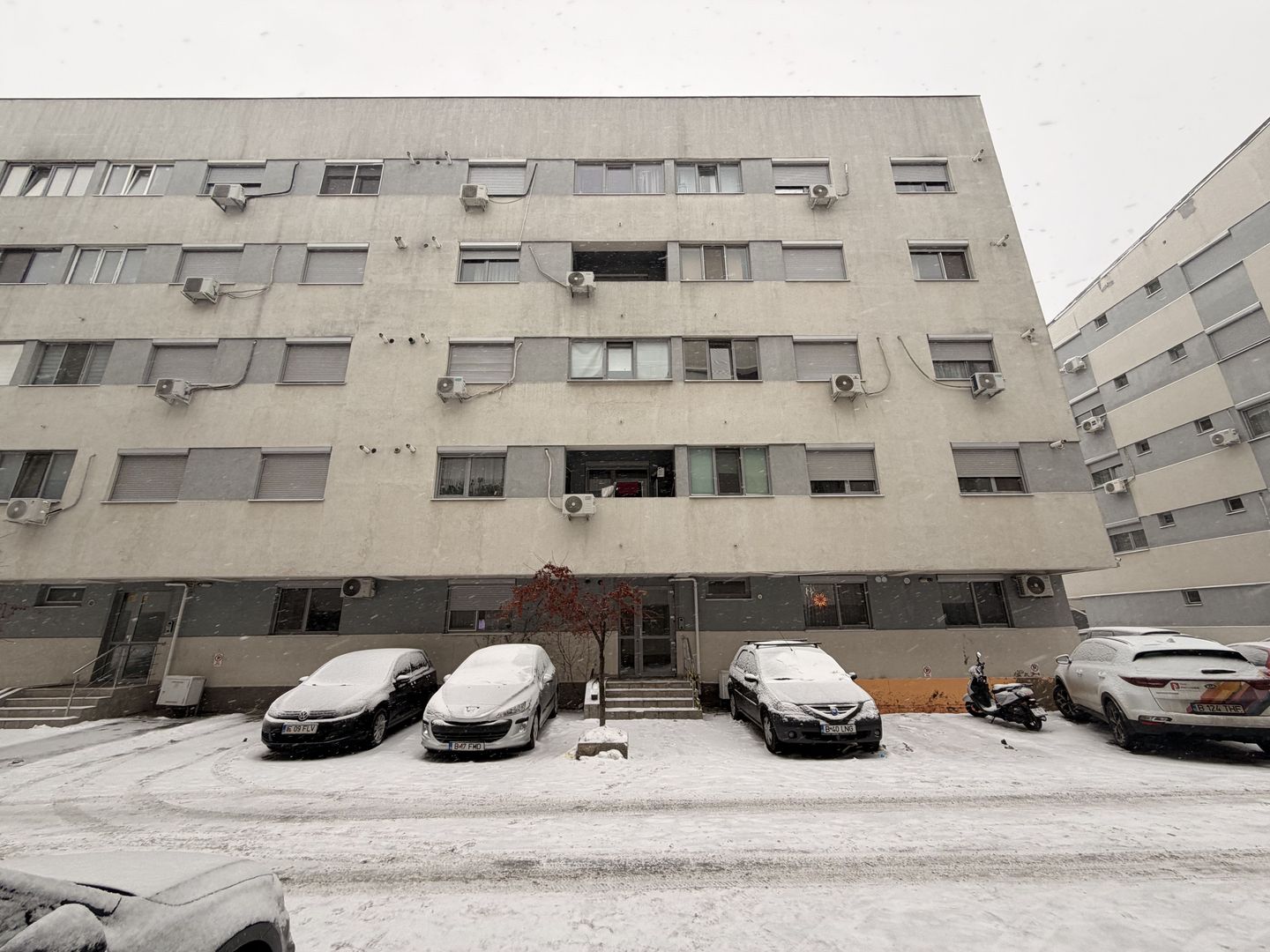 De închiriat apartament 2 camere - Militari Residence - Poză 11