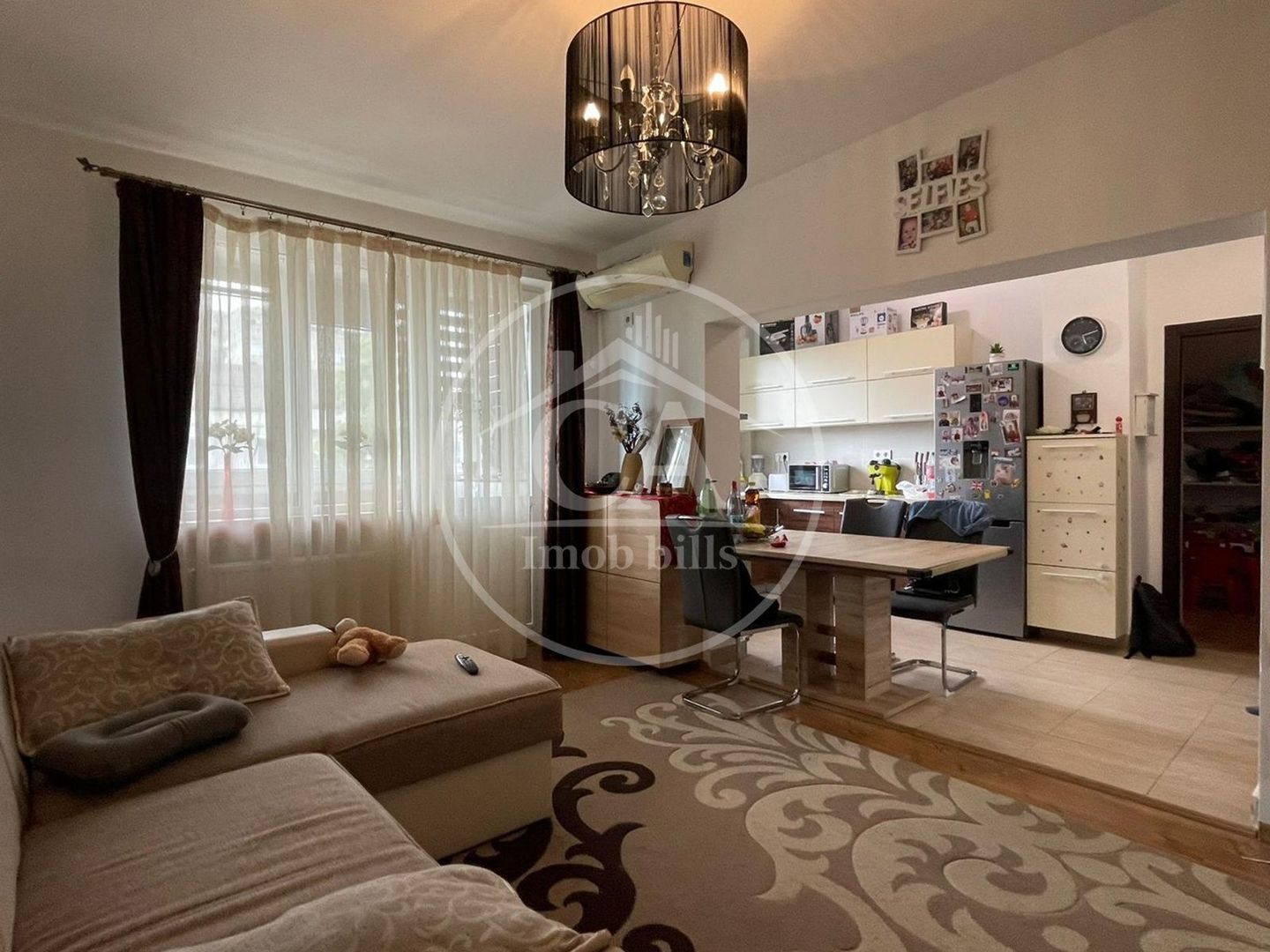 Apartament cu 3 camere de vanzare in zona Decebal, Oradea - Poză 1