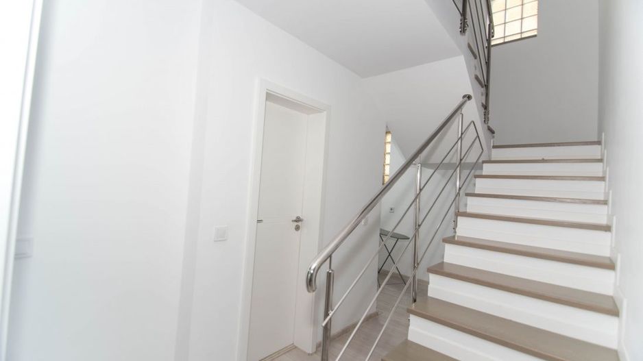 Casa cu 4 camere pe strada Campului, Pitesti - Poză 11