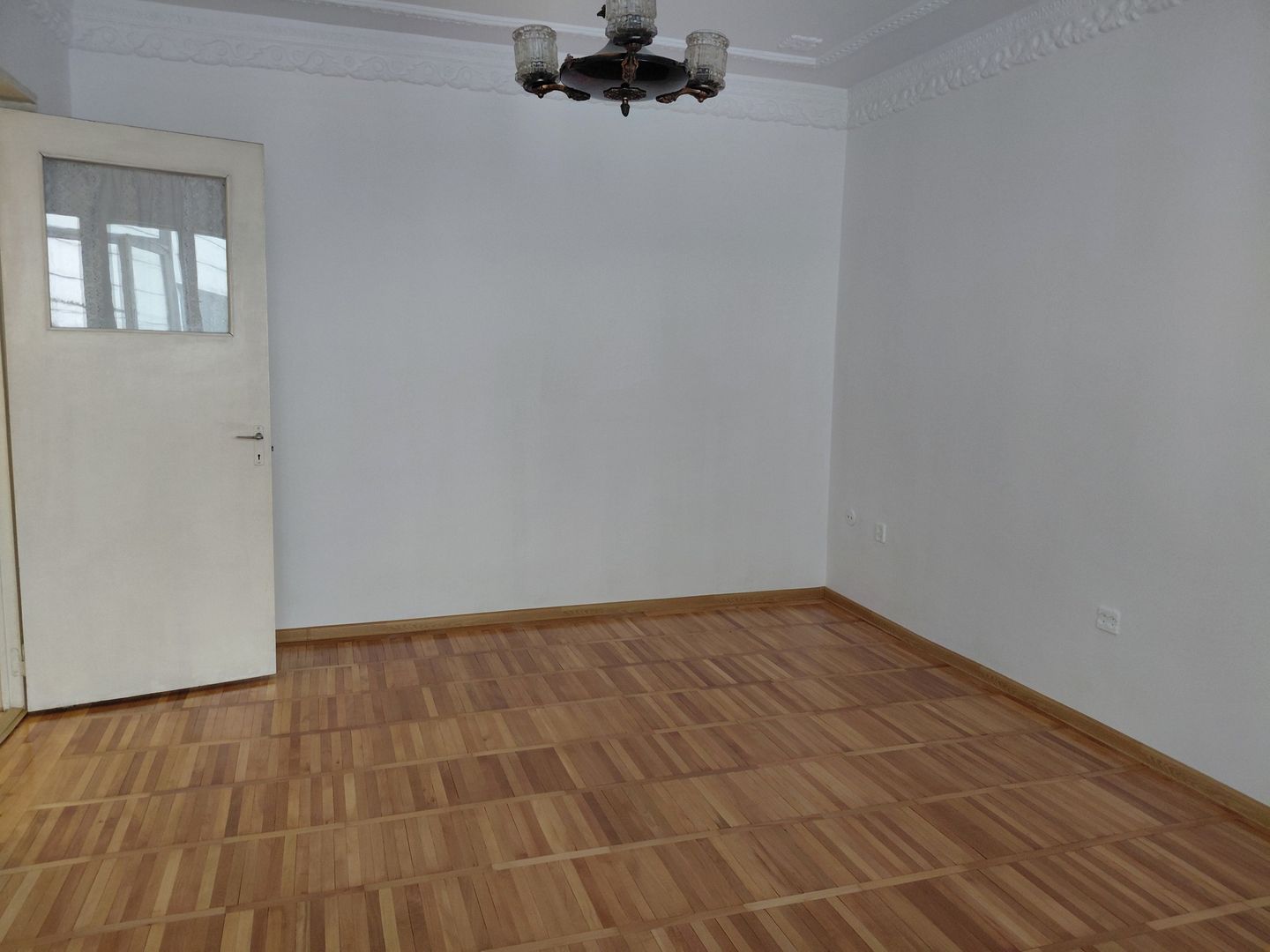 Apartament 2 camere – Port, etaj 1/4 – 3 balcoane, centrală, geam la baie - Poză 5