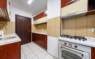 Apartament 3 camere, complet mobilat, decomandat, etaj intermediar - Poză 13